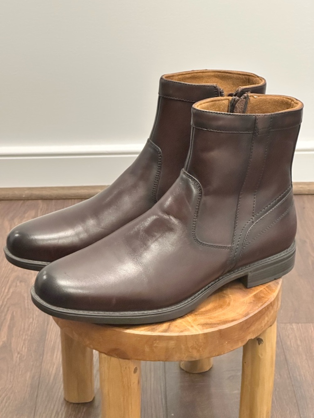 Florsheim Men’s Leather Mid Upper Zipped Slip-On Plain Toe Brown Boots, Size 9D